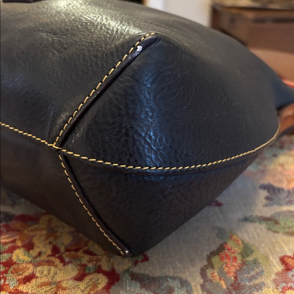 *SOLD*Dooney & Bourke Florentine Twist Strap Hobo Excellent Condition - Picture 9 of 15
